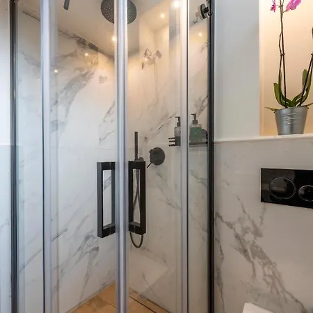 Uberti Luxury Appartement Milaan